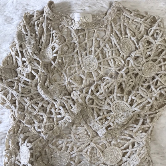 Pretty open knit top - Picture 4 of 4